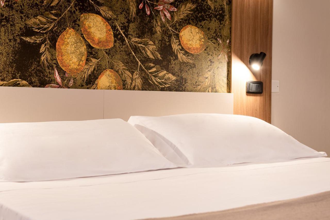 Continental B&B City Hotel 비비오네 외부 사진