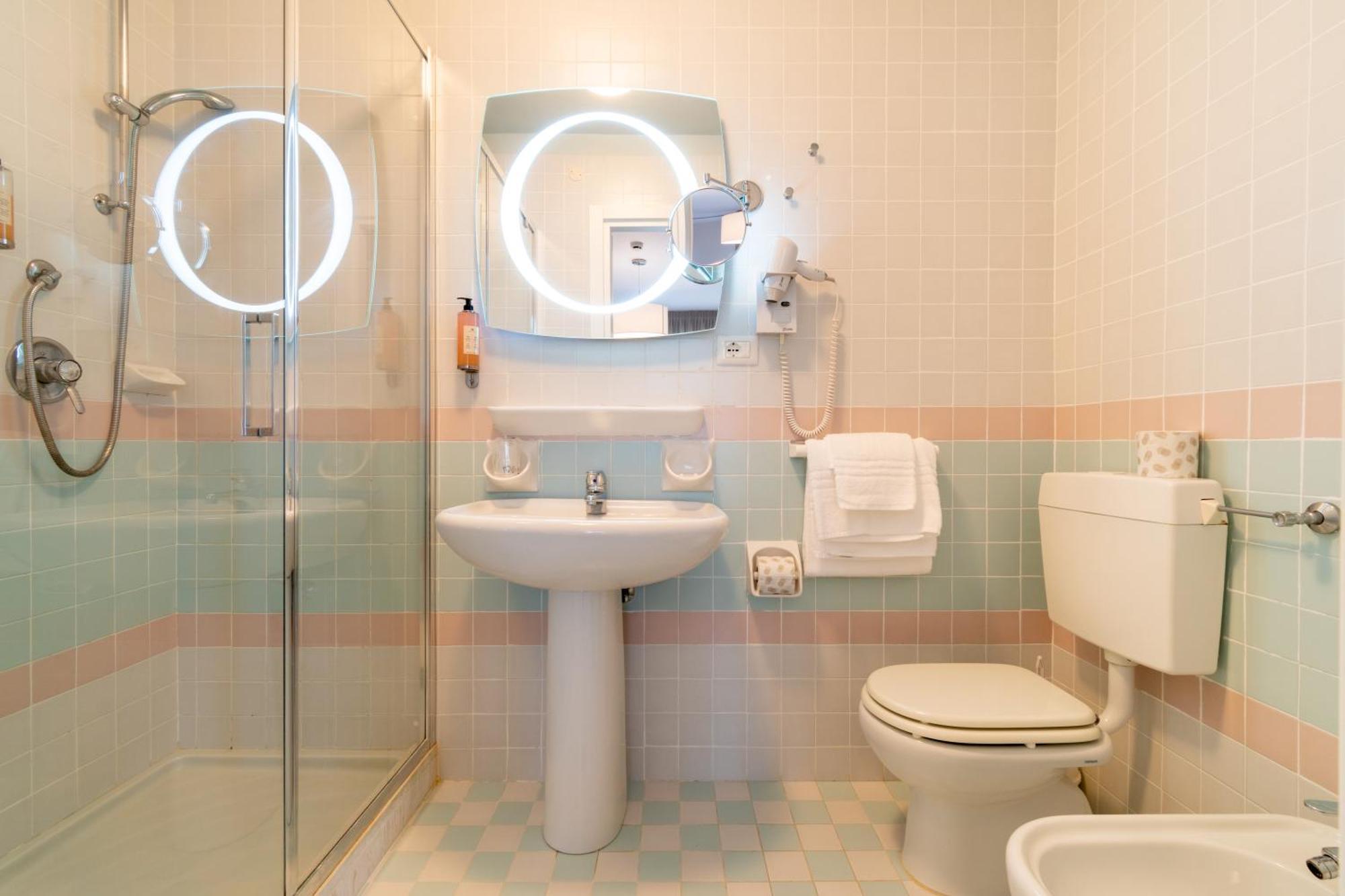 Continental B&B City Hotel 비비오네 외부 사진